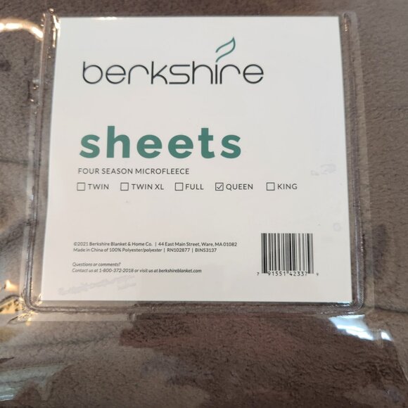 NIB Berkshire Four Season Microfleece Sheets in Brown - Queen size - Picture 3 of 12